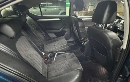 Skoda Superb III рестайлинг, 2017 год, 2 600 000 рублей, 34 фотография