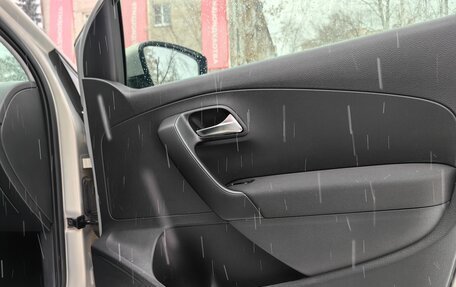 Volkswagen Polo VI (EU Market), 2011 год, 1 050 000 рублей, 26 фотография