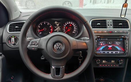 Volkswagen Polo VI (EU Market), 2011 год, 1 050 000 рублей, 33 фотография
