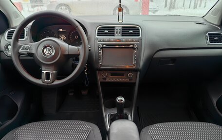 Volkswagen Polo VI (EU Market), 2011 год, 1 050 000 рублей, 32 фотография