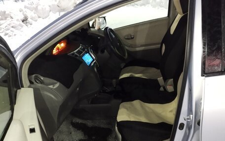 Toyota Vitz, 2010 год, 650 000 рублей, 9 фотография