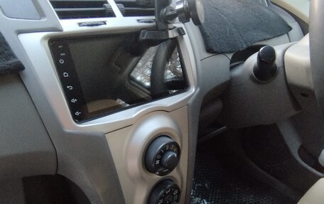 Toyota Vitz, 2010 год, 650 000 рублей, 7 фотография