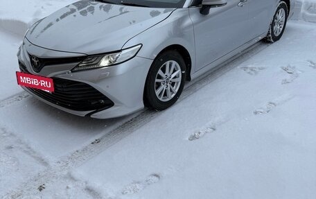 Toyota Camry, 2018 год, 2 250 000 рублей, 2 фотография