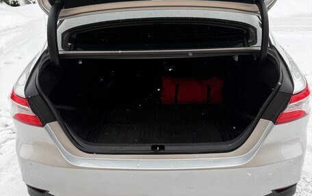 Toyota Camry, 2018 год, 2 250 000 рублей, 9 фотография