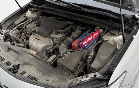 Toyota Camry, 2018 год, 2 250 000 рублей, 10 фотография