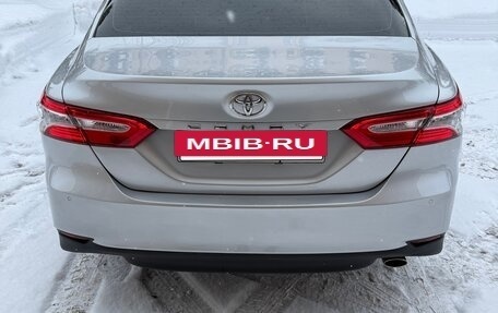 Toyota Camry, 2018 год, 2 250 000 рублей, 6 фотография