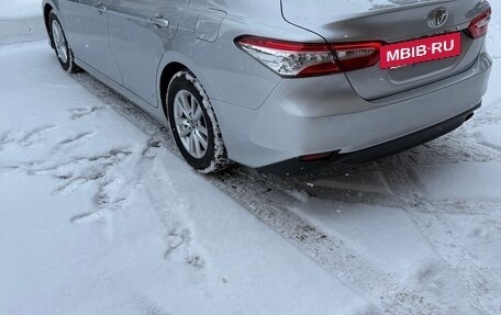 Toyota Camry, 2018 год, 2 250 000 рублей, 5 фотография