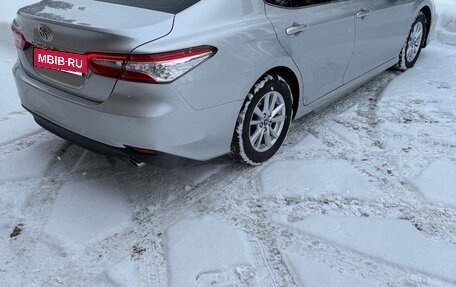 Toyota Camry, 2018 год, 2 250 000 рублей, 7 фотография