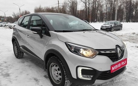 Renault Kaptur I рестайлинг, 2022 год, 1 900 000 рублей, 3 фотография