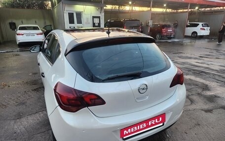 Opel Astra J, 2011 год, 550 000 рублей, 4 фотография
