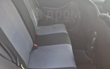 Toyota Avensis III рестайлинг, 2004 год, 765 000 рублей, 6 фотография