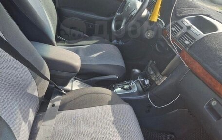 Toyota Avensis III рестайлинг, 2004 год, 765 000 рублей, 8 фотография