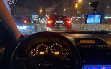 Toyota Avensis III рестайлинг, 2004 год, 765 000 рублей, 4 фотография