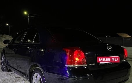 Toyota Avensis III рестайлинг, 2004 год, 765 000 рублей, 3 фотография