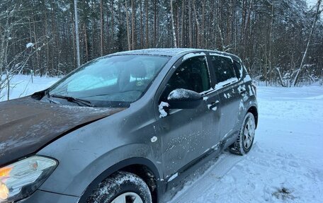 Nissan Qashqai, 2011 год, 690 000 рублей, 2 фотография
