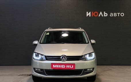 Volkswagen Sharan II, 2011 год, 1 435 000 рублей, 2 фотография
