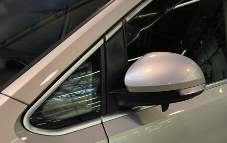 Volkswagen Sharan II, 2011 год, 1 435 000 рублей, 10 фотография