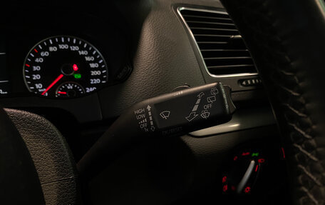 Volkswagen Sharan II, 2011 год, 1 435 000 рублей, 21 фотография