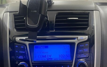 Hyundai Solaris II рестайлинг, 2013 год, 700 000 рублей, 7 фотография