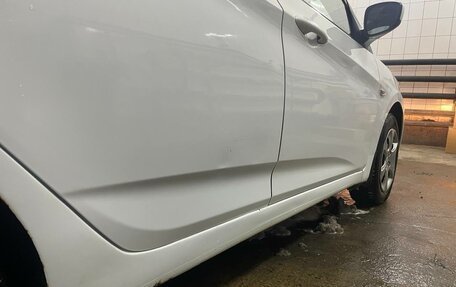 Hyundai Solaris II рестайлинг, 2013 год, 700 000 рублей, 8 фотография