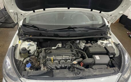 Hyundai Solaris II рестайлинг, 2013 год, 700 000 рублей, 12 фотография