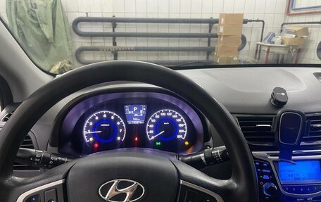 Hyundai Solaris II рестайлинг, 2013 год, 700 000 рублей, 15 фотография