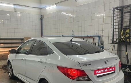 Hyundai Solaris II рестайлинг, 2013 год, 700 000 рублей, 3 фотография