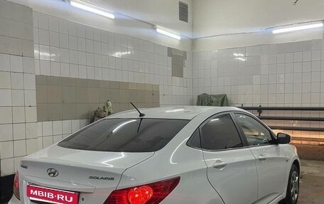 Hyundai Solaris II рестайлинг, 2013 год, 700 000 рублей, 4 фотография