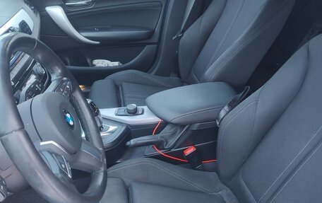 BMW 1 серия, 2019 год, 2 300 000 рублей, 9 фотография