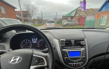 Hyundai Solaris II рестайлинг, 2012 год, 920 000 рублей, 13 фотография