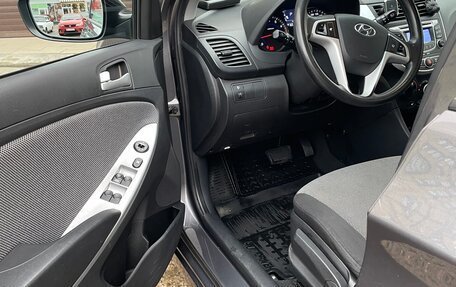 Hyundai Solaris II рестайлинг, 2012 год, 920 000 рублей, 9 фотография