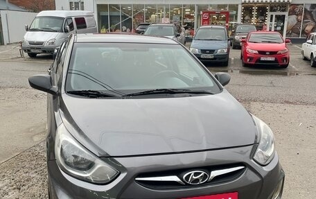 Hyundai Solaris II рестайлинг, 2012 год, 920 000 рублей, 7 фотография