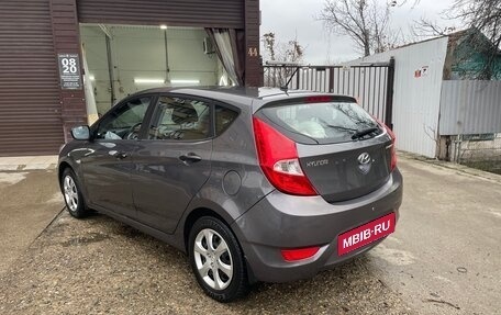 Hyundai Solaris II рестайлинг, 2012 год, 920 000 рублей, 6 фотография