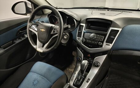 Chevrolet Cruze II, 2011 год, 561 000 рублей, 10 фотография