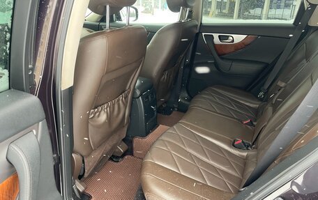 Infiniti QX70, 2014 год, 2 280 000 рублей, 13 фотография