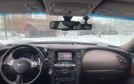 Infiniti QX70, 2014 год, 2 280 000 рублей, 17 фотография