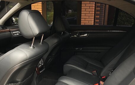 Mercedes-Benz S-Класс, 2005 год, 1 600 000 рублей, 30 фотография