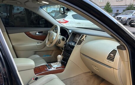 Infiniti QX70, 2014 год, 2 500 000 рублей, 9 фотография