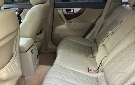 Infiniti QX70, 2014 год, 2 500 000 рублей, 12 фотография