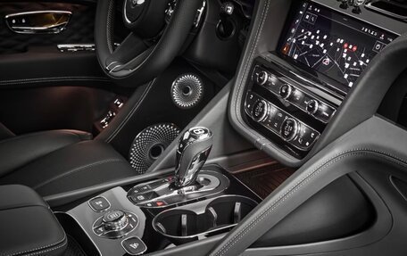 Bentley Bentayga I, 2025 год, 36 500 000 рублей, 5 фотография