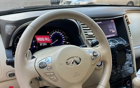 Infiniti QX70, 2014 год, 2 500 000 рублей, 14 фотография