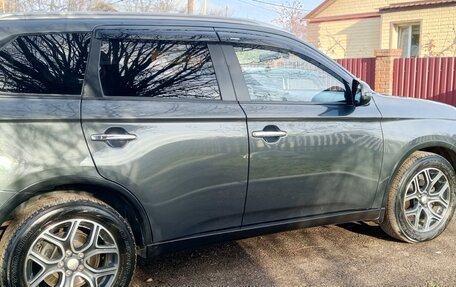 Mitsubishi Outlander III рестайлинг 3, 2014 год, 1 750 000 рублей, 2 фотография