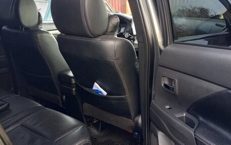 Mitsubishi Outlander III рестайлинг 3, 2014 год, 1 750 000 рублей, 10 фотография