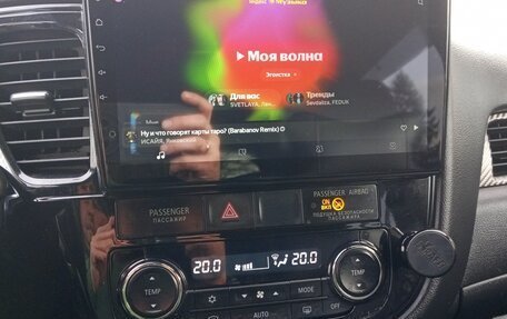 Mitsubishi Outlander III рестайлинг 3, 2014 год, 1 750 000 рублей, 11 фотография