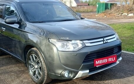 Mitsubishi Outlander III рестайлинг 3, 2014 год, 1 750 000 рублей, 7 фотография
