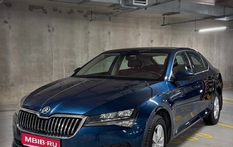 Skoda Superb III рестайлинг, 2021 год, 2 900 000 рублей, 1 фотография