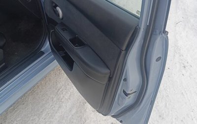 Nissan Tiida, 2011 год, 700 000 рублей, 1 фотография