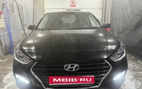 Hyundai Solaris II рестайлинг, 2017 год, 1 320 000 рублей, 1 фотография