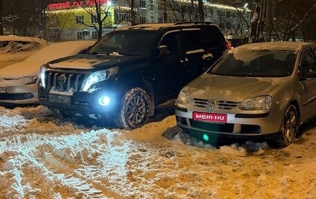 Toyota Land Cruiser Prado 150 рестайлинг 2, 2016 год, 3 800 000 рублей, 1 фотография