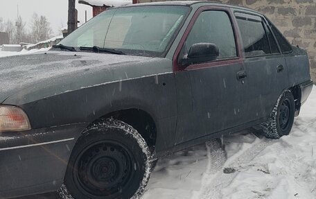 Daewoo Nexia I рестайлинг, 1998 год, 100 000 рублей, 2 фотография